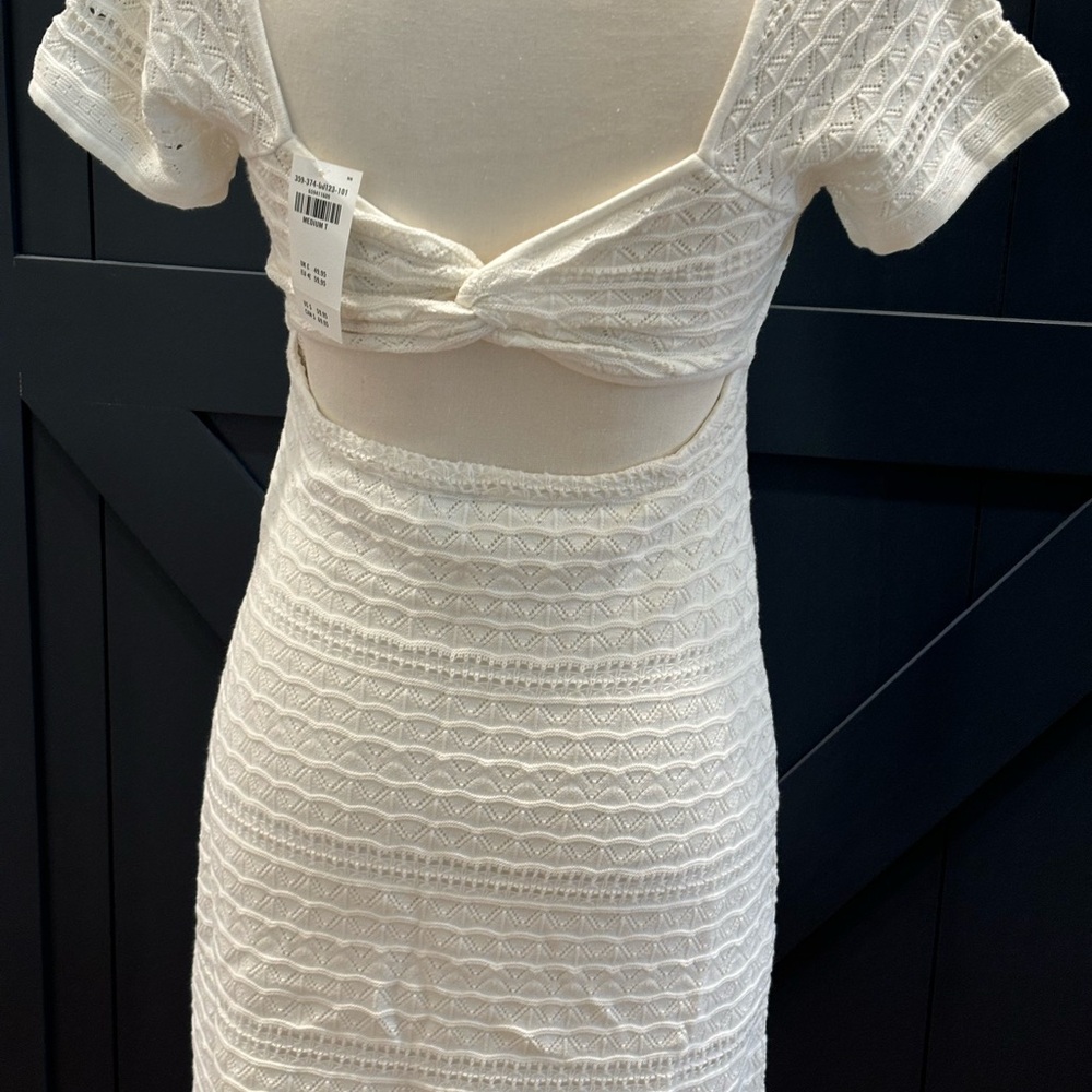 Hollister short-sleeve crochet-style twist dress - Picture 3 of 5